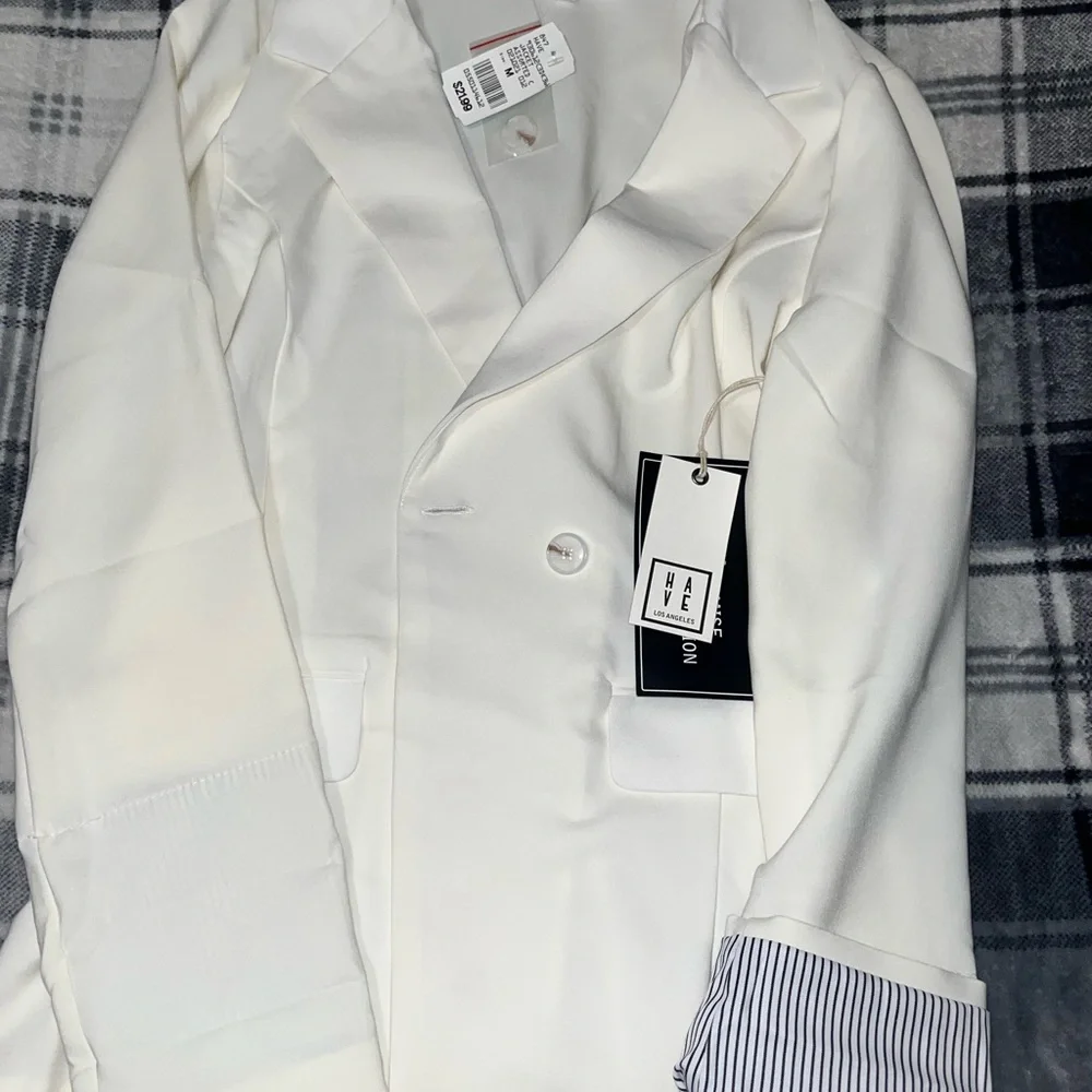 Blazer - Picture 2 of 3